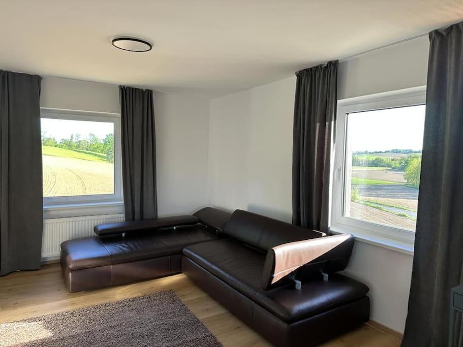 Geschmackvolle Wohnung In Katsdorf Im 1Og, Modern Und Bequem Kültér fotó