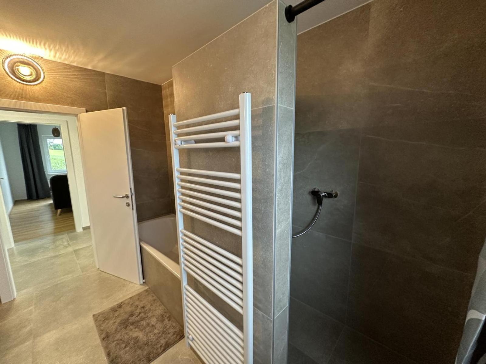 Geschmackvolle Wohnung In Katsdorf Im 1Og, Modern Und Bequem Kültér fotó